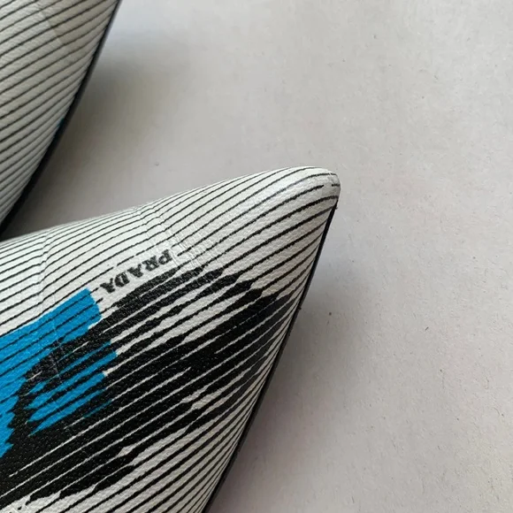 PRADA Graphic-Lips Printed Pointed Toe Ballet Flat White Blue Women’s Size 37.5 - Picture 11 of 13